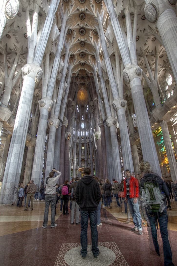 sagrada familia you are not alone.png