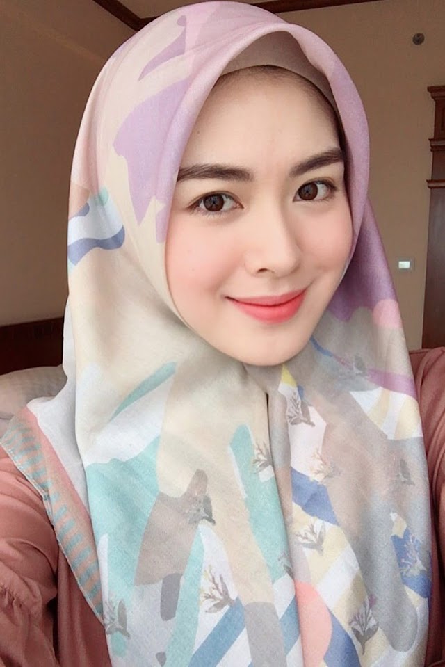 Wanita Cantik Muslimah Remaja