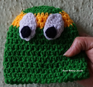 free crochet pattern, free crochet beanie pattern, free crochet headwear pattern, free crochet TMNT cap pattern, free crochet Teenage Mutant Ninja Turtles cap pattern, Free crochet ninja turtle pattern, Oswal Cashmilon yarn, 4 mm crochet hook,