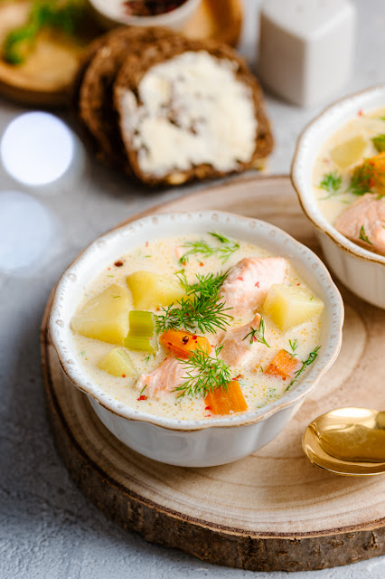 Lohikeitto; Soupe Finlandaise crémeuse au saumon