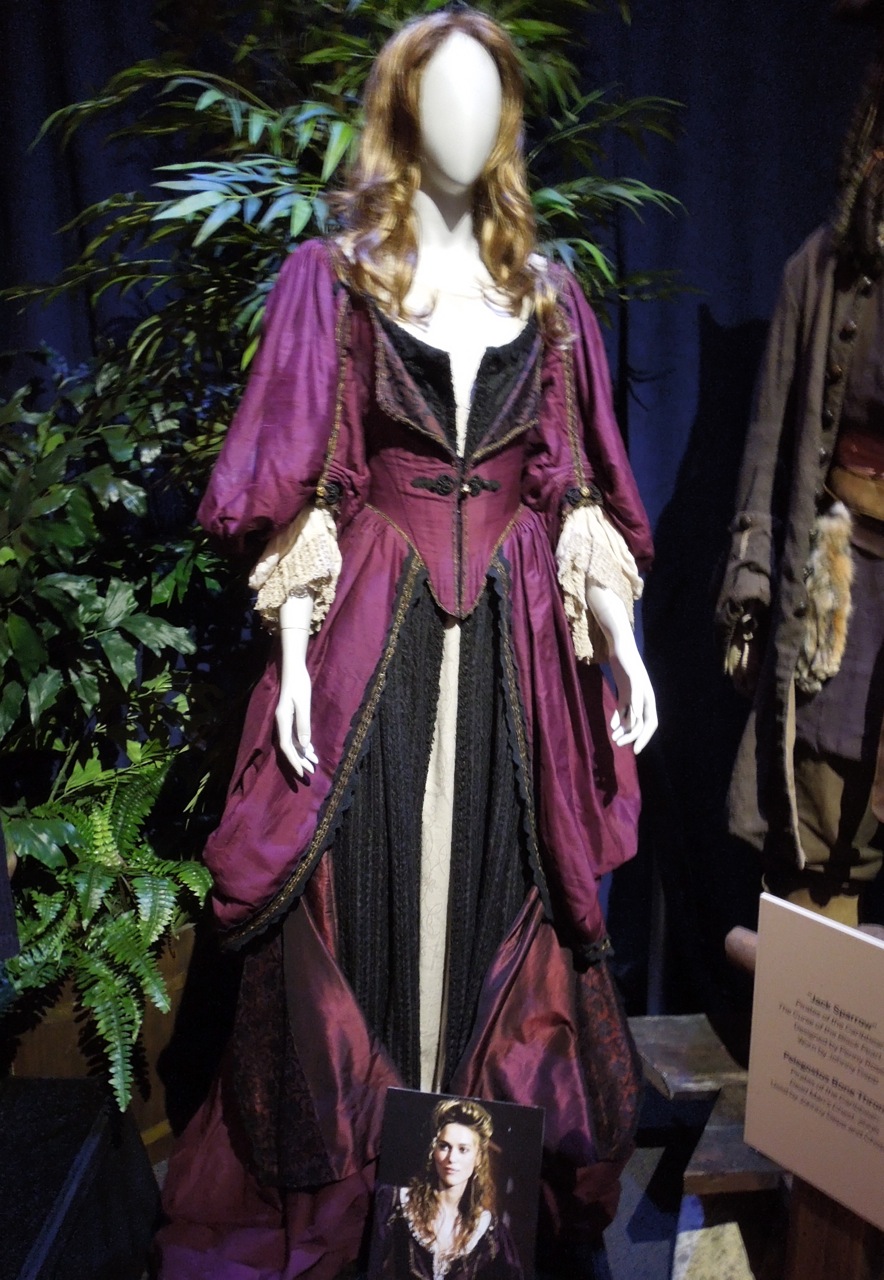 Elizabeth Swann costume worn by Keira Knightley in Pirates ...