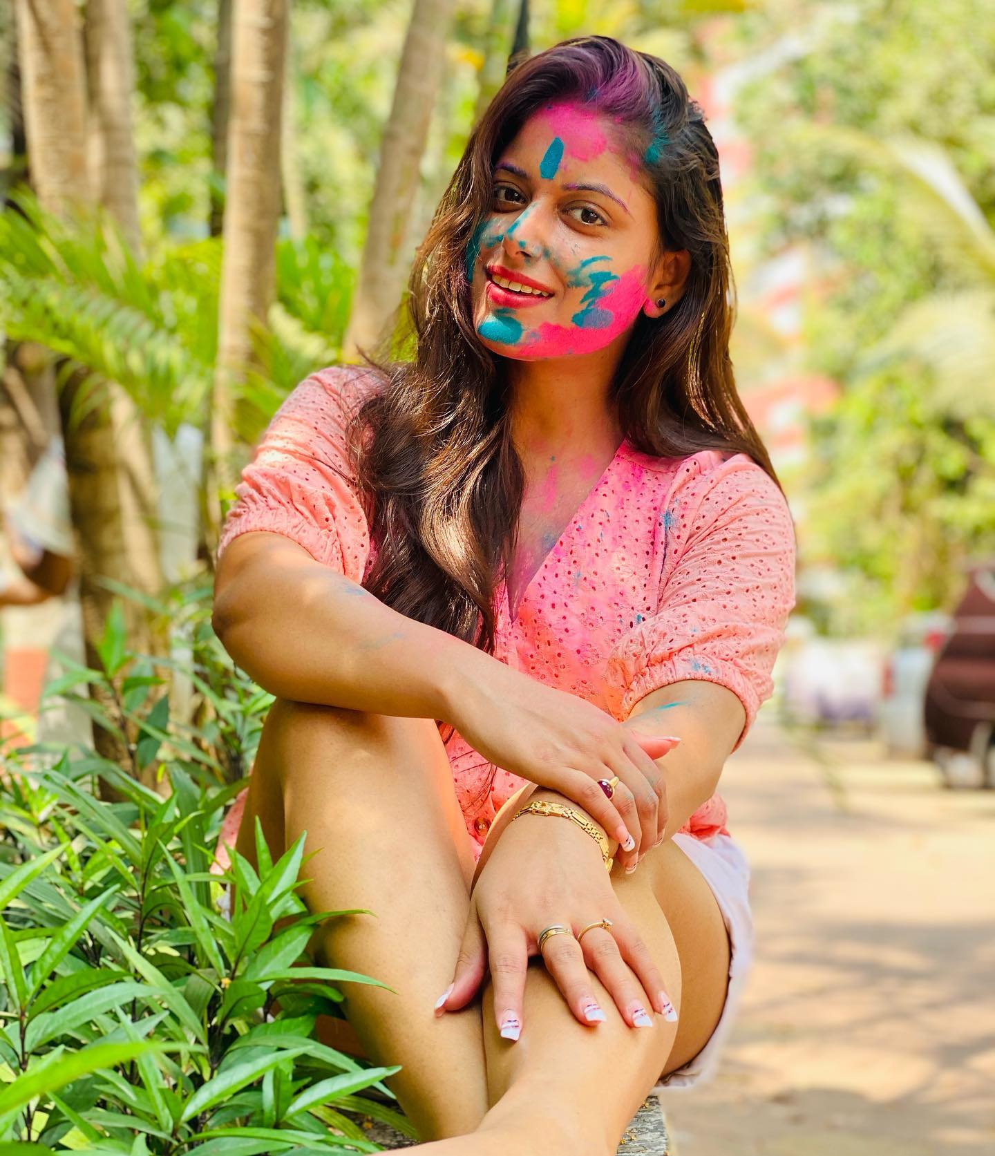 https://www.filmynaka.com/2021/03/tv-actress-sneha-paul-celebrates-holi.html