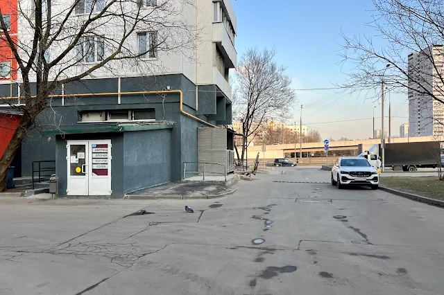 улица Народного Ополчения, проспект Маршала Жукова, дворы