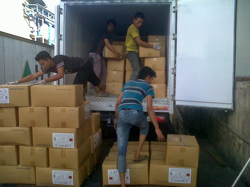 SEWA MOBIL PENDINGIN  FREZZER BOX SURABAYA