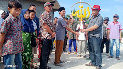 Pengusaha Muda Dadan Tri Yudianto, Bantu Kubah Besar Masjid Al-Ishlah Salopa