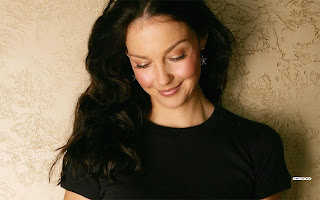 ASHLEY JUDD BEAUTIFUL HAIRSTYLE PICTURES