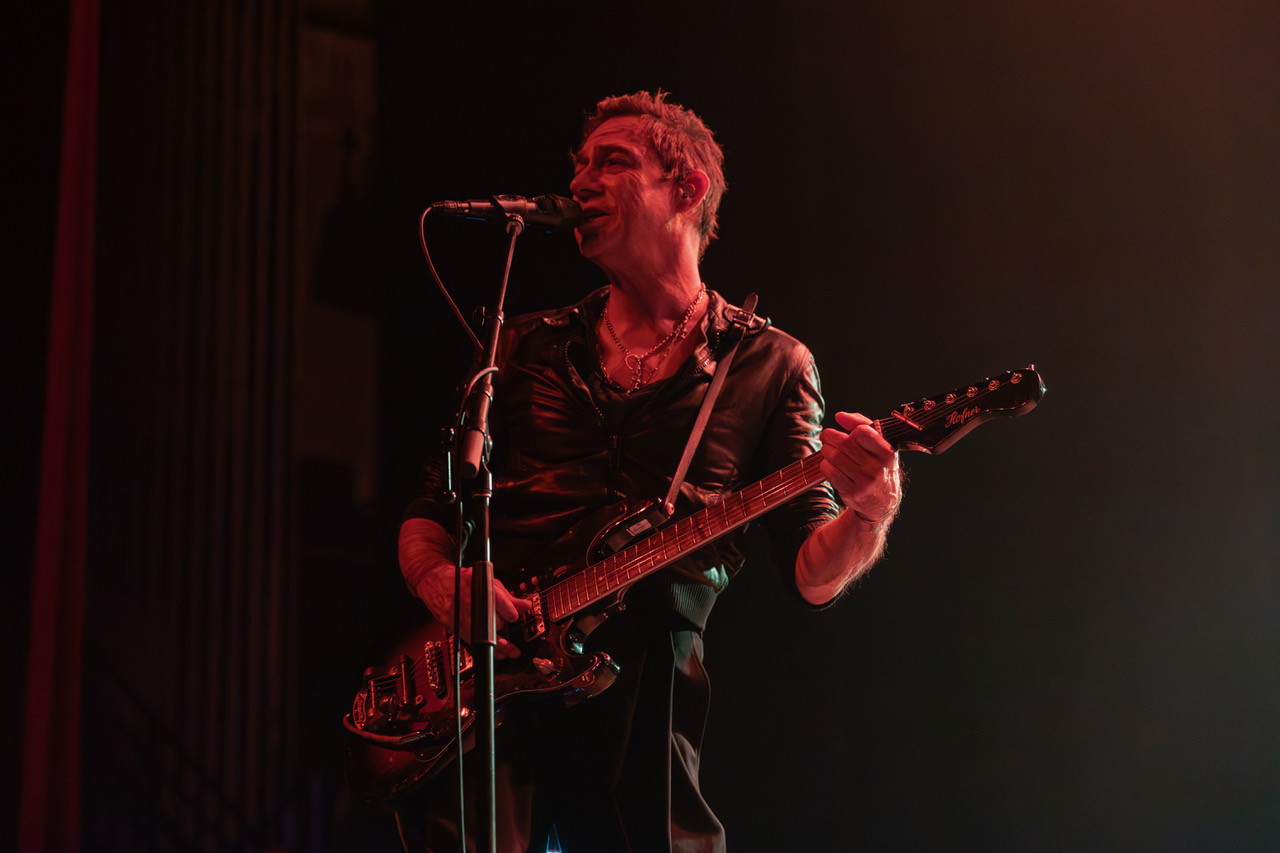 Jamie Hince of The Kills @ the Fox Theater (Photo: Sean Reiter)