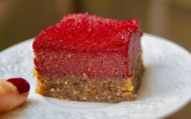 Raw Food Raspberry Cake