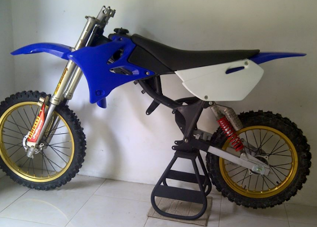  Bagi pengguna suzuki shogun sekarang hadir modifikasi dalam bentuk trail yang dihasilkan dari Rangka Grasstrack Shogun 125 R Tahun 2004-2005