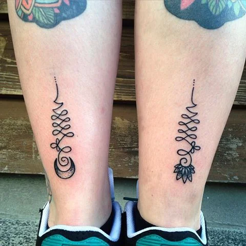 tatuajes de unalome para chicas