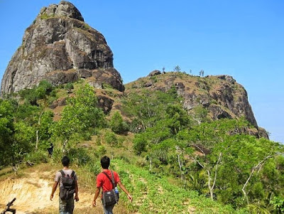 Area Camping Ground Favorit di Jogja di Suroloy bukit neoreh 