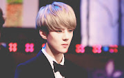 Sehun's hair is greylike colour, thank God he dyed it, I think I can't bear . (sehun )