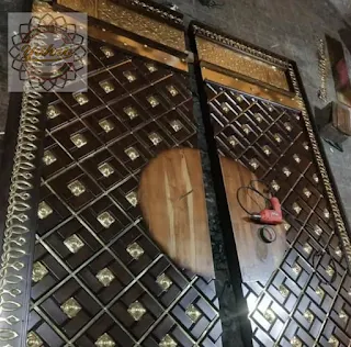 Kerajinan Replika Pintu Nabawi Tembaga Dan Kuningan