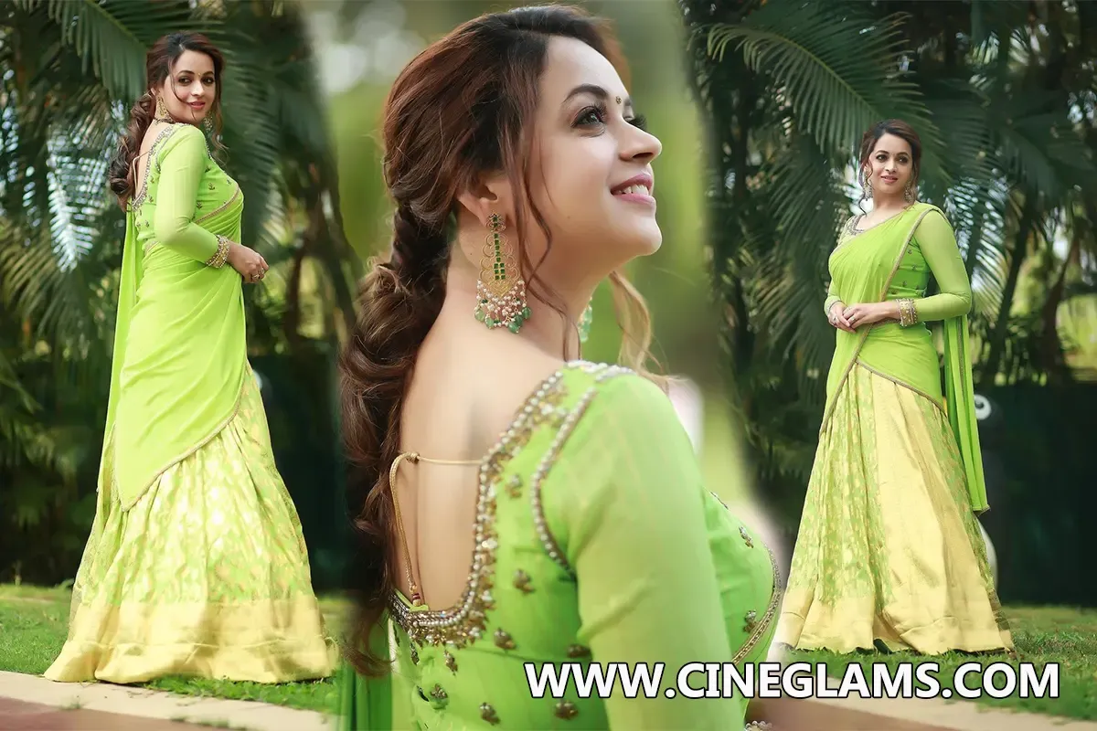 Actress bhavana Menon in Green Half Saree Photoshoot