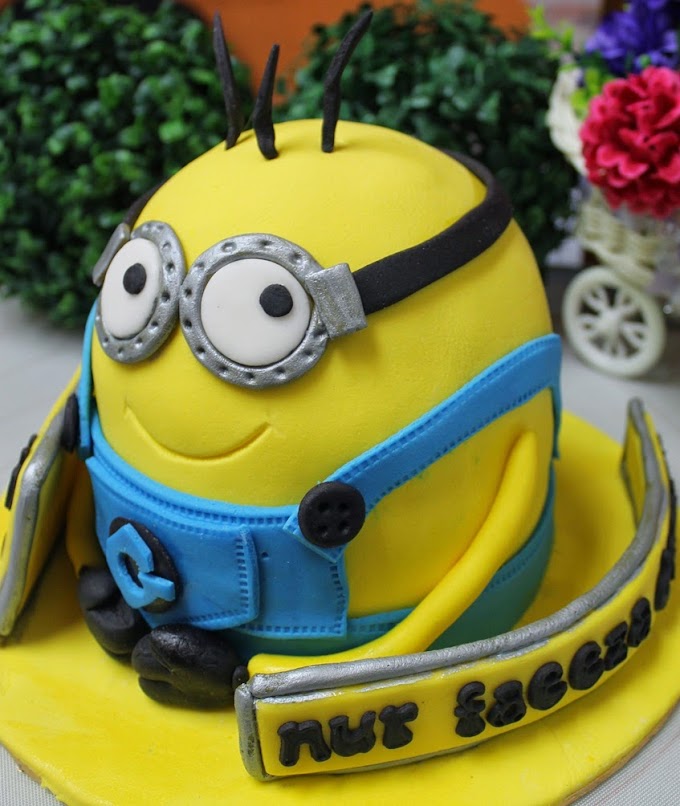 Minion Birthday cake