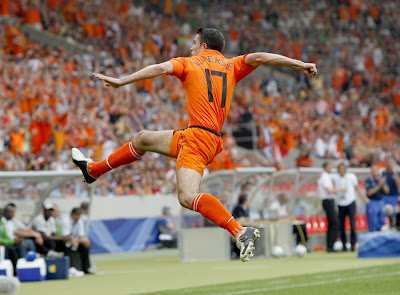 Robin van Persie World Cup 2010 Football Wallpaper