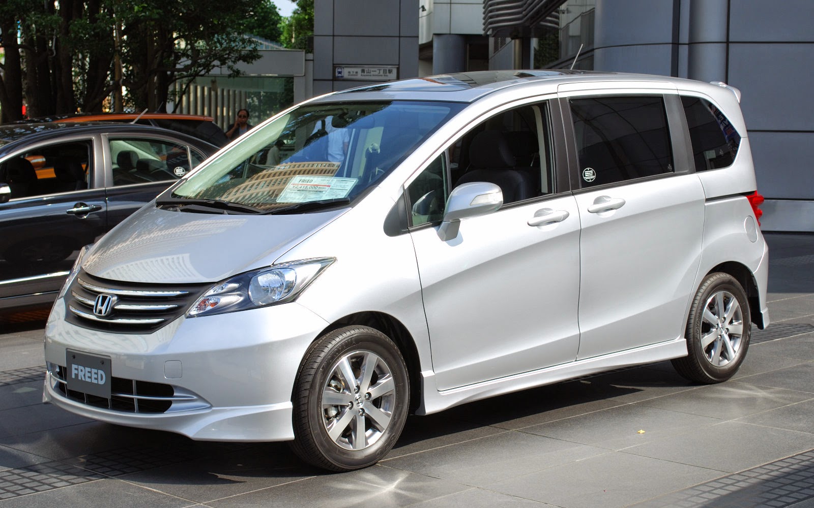 Spesifikasi Dan Harga Honda Freed Terbaru