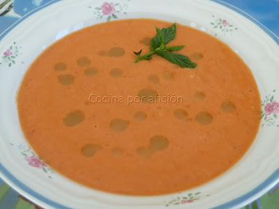 http://cocinaporaficion.blogspot.com.es/2013/09/salmorejo-al-salmon.html