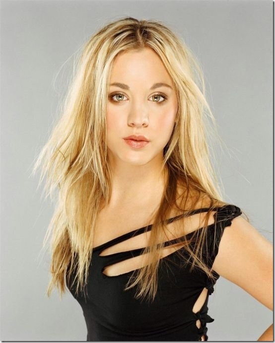 sexy-kelly-cuoco-blonde-21