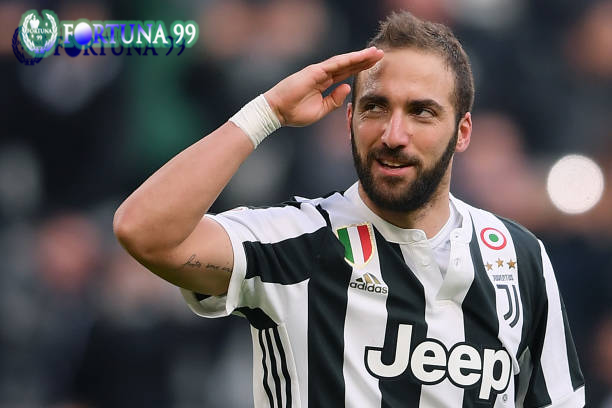 Selebrasi Gonzalo Higuain, Hattrick Saat Melawan Sassuolo