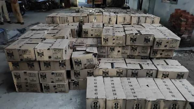 15 लाख की अंग्रेजी शराब के साथ दो तस्कर गिरफ्तार