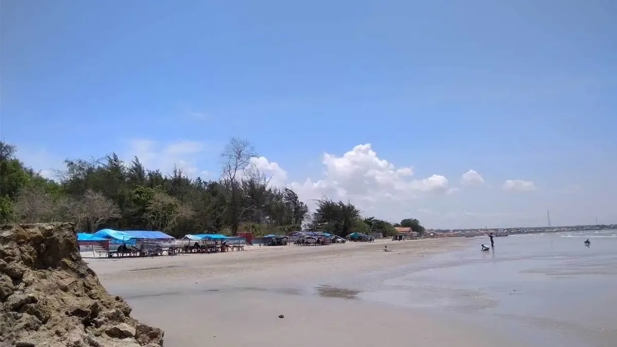 Pantai Camplong Madura