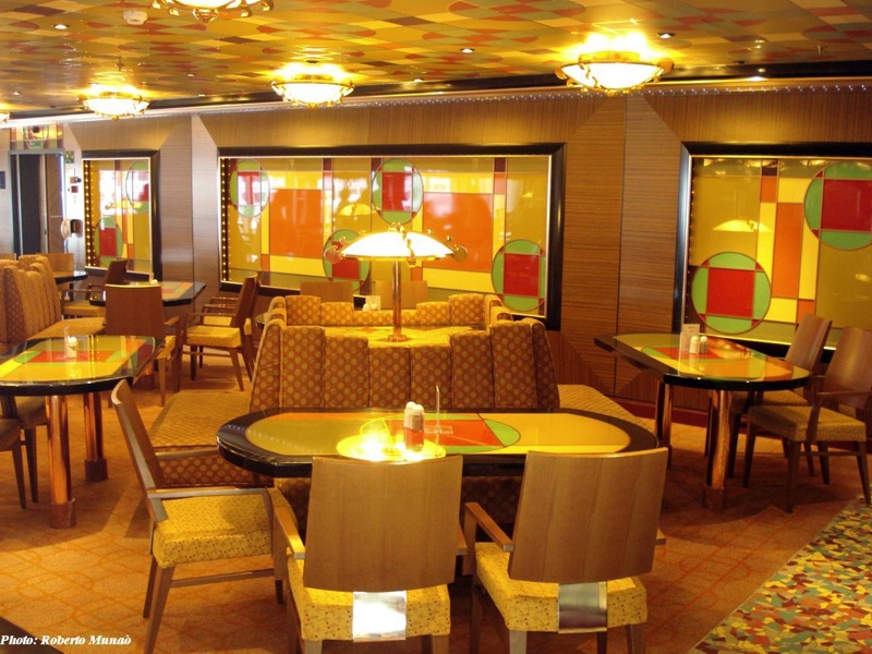 buffet2l.jpg Buffet2l