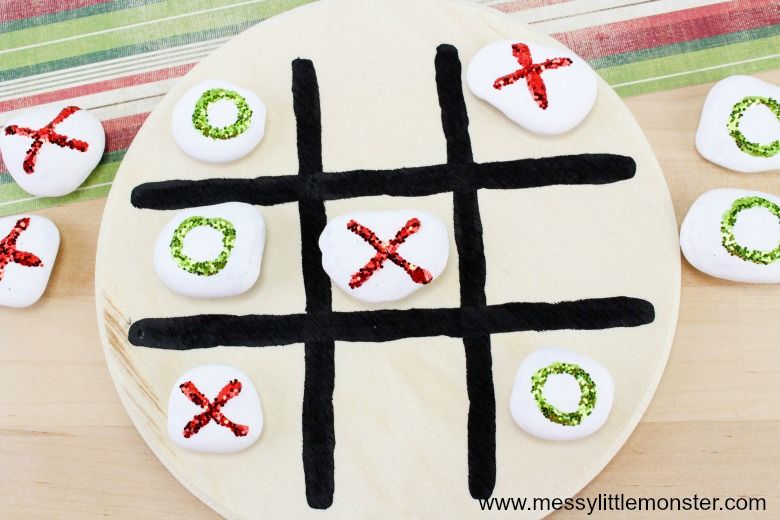 Tic tac toe Christmas activity for kids