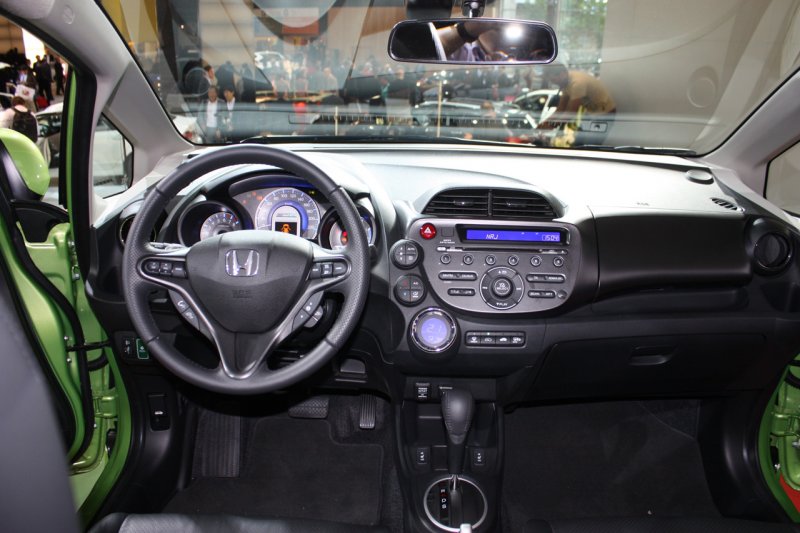 Debuted a hybrid Honda Jazz 2011 Live in Paris