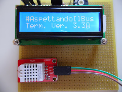 Fig. 1 - Foto del display LCD 1602 e del sensore DHT22 - Foto di Paolo Luongo