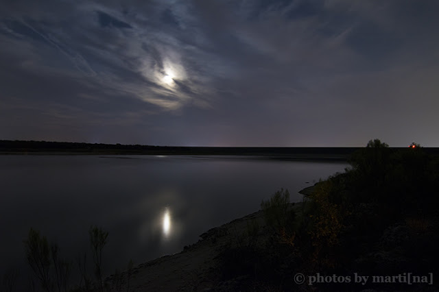 Click to see image of full moon at Lake Georgetown