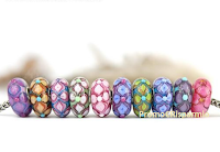 Logo Vinci gratis uno dei bellissimi Beads con il Friday Giveaway Elf Beads