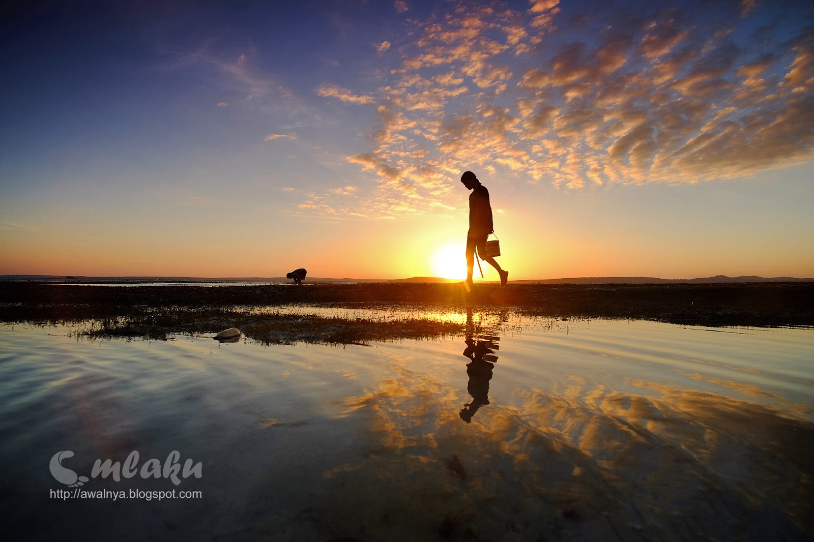 Indonesia Sungguh Indah Senja di Pantai Baliana