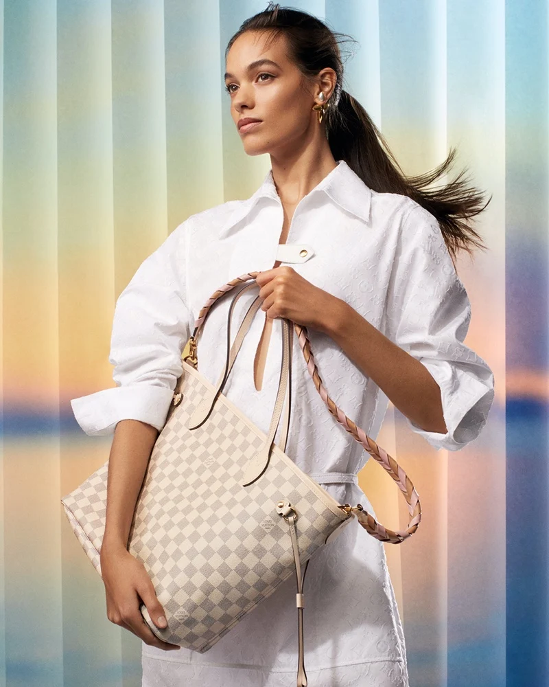 Grace Valentine models Louis Vuitton Neverfull MM from Spring in the City 2022 collection. Photo: Ethan James Green