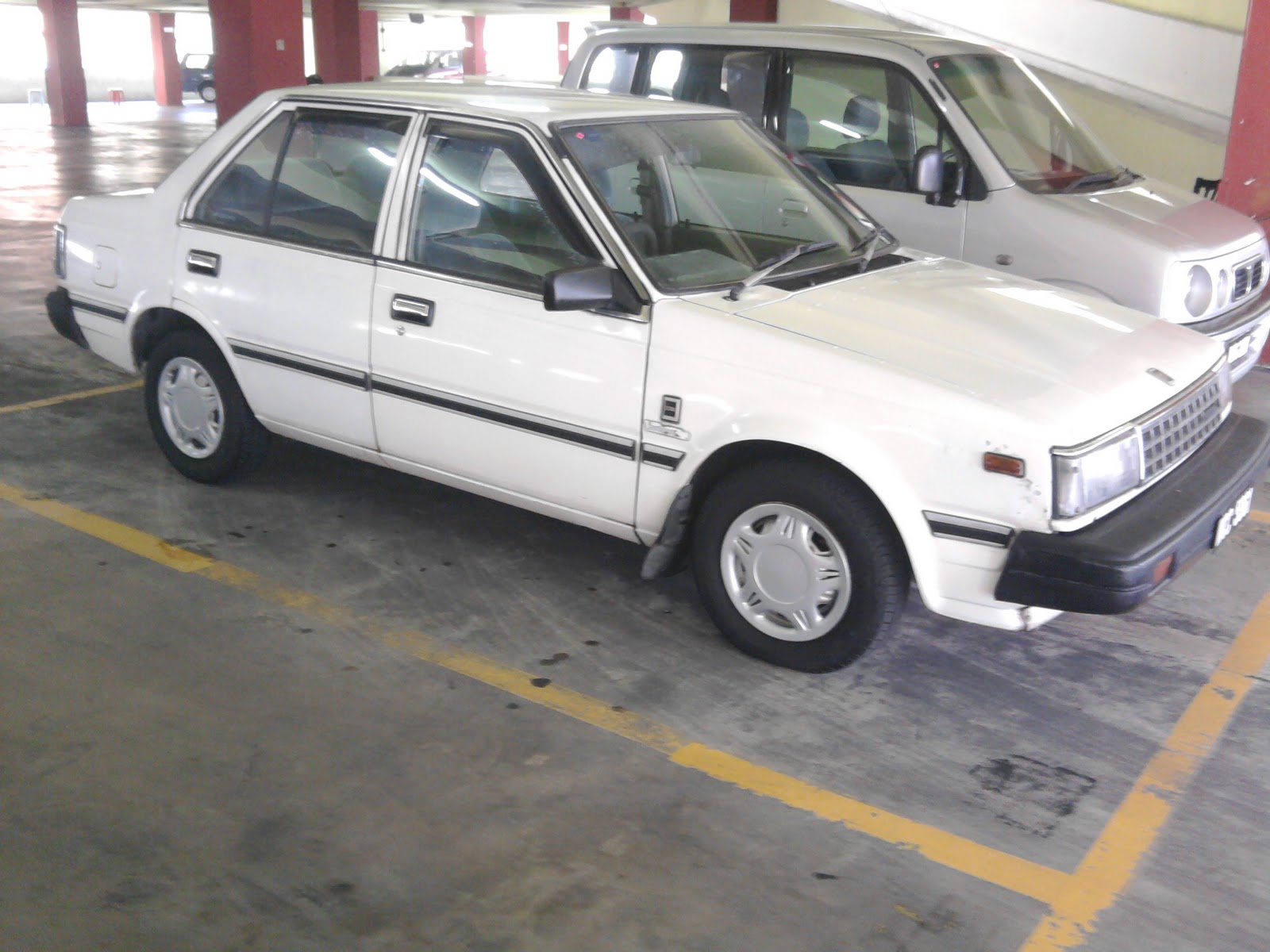 JIUN: Nissan 130y Sunny 1990 manual