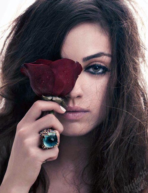 mila kunis rose