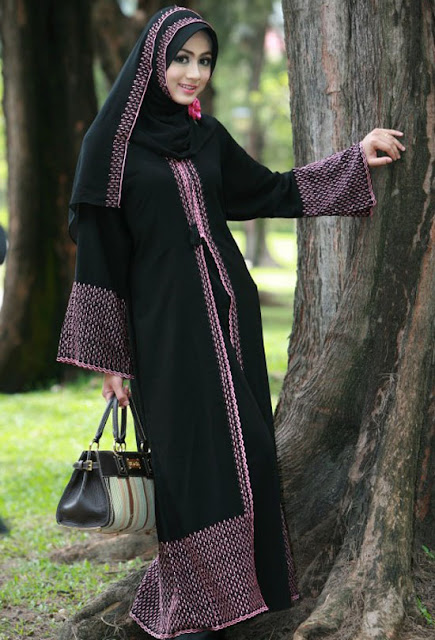 Black-Saudi-Abaya-Styles