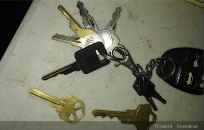 home keys and vehicle keys