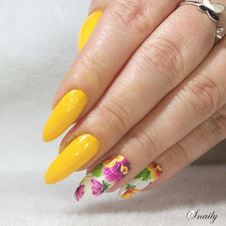 https://www.instagram.com/p/BioVuDYh5du/?taken-by=snaily_nails