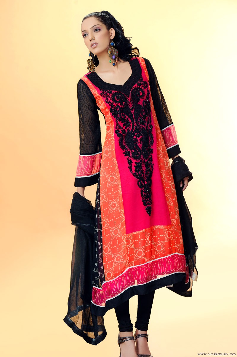 ladies clothes design in pakistan