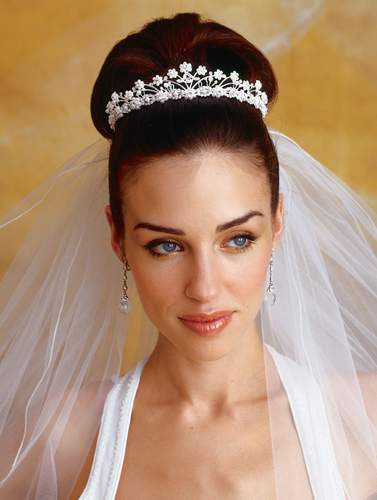 Quite often brides have chosen wedding hairstyles 