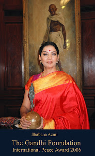 Shabana Azmi with international peace prize from Gandhi foundation