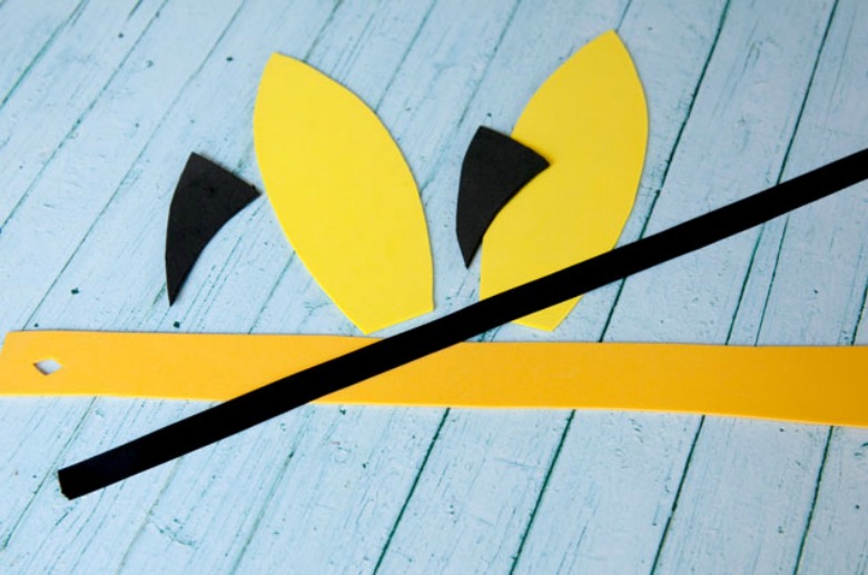 pikachu ears headband - Pokemon crafts for kids