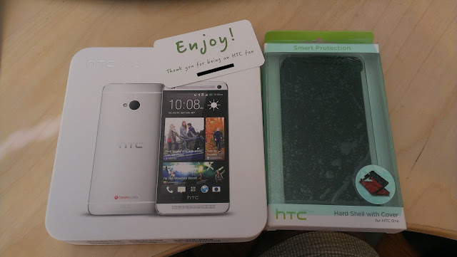 Case for the HTC One and the box containing the HTC One