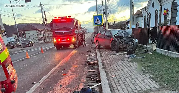 Accident la Bucșoaia. O căruță a fost strivită de un autoturism