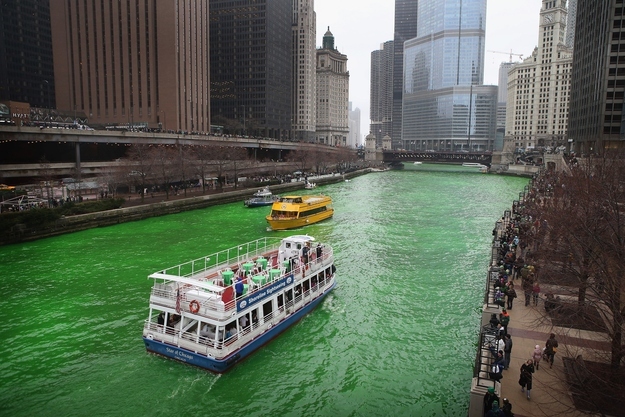 Chicago river goes green