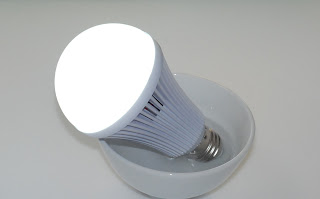 Bóng đèn led búp tích điện 7W