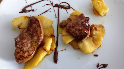 Medallions of foie gras with caramelized apple and Oporto