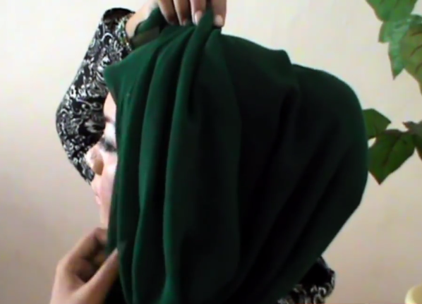 Tutorial Hijab Paris Segi Empat Modern dan Simple