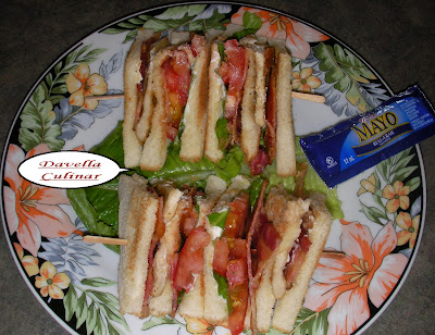 Articole culinare : Sandwich cu carne de pui / Sandwich au poulet